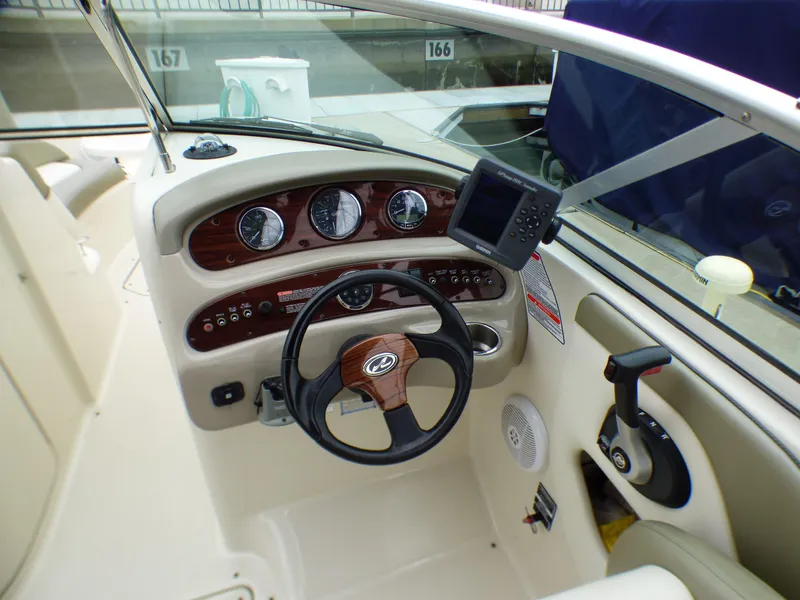 2006 Sea Ray SUNDECK 270