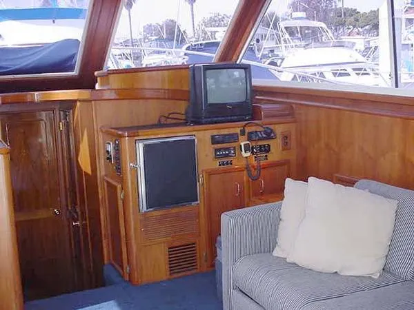 Port saloon & nav area