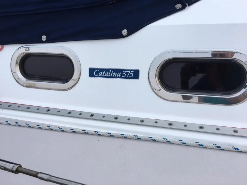 2009 Catalina 375