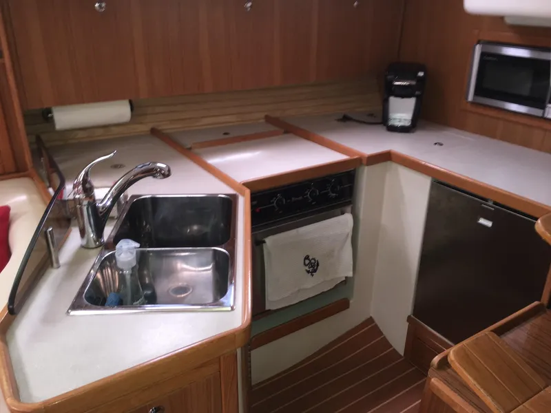 2009 Catalina 375
