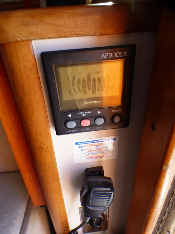 1995 Luhrs Tournament 320 Convertible