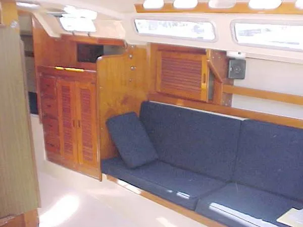 salon starboard