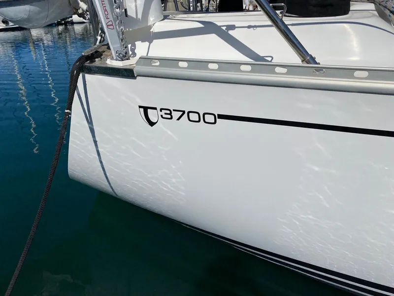 2007 Tartan 3700 CCR