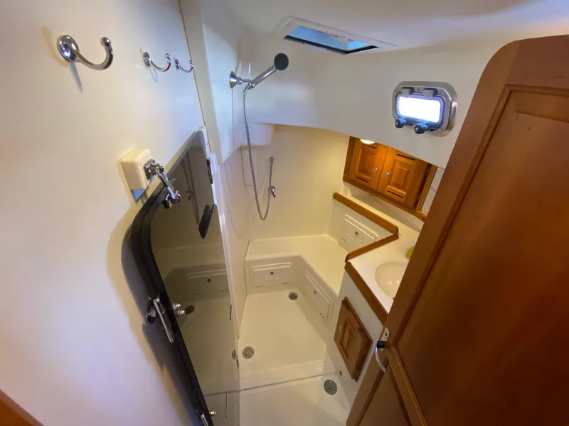2007 Tartan 3700 CCR