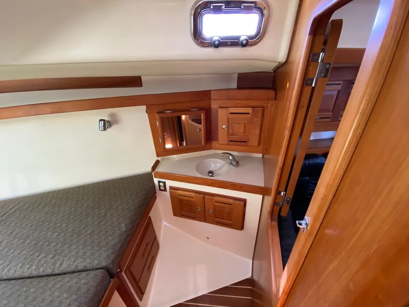 2007 Tartan 3700 CCR