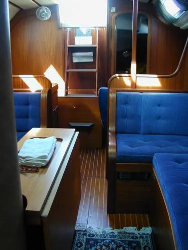 Salon facing aft