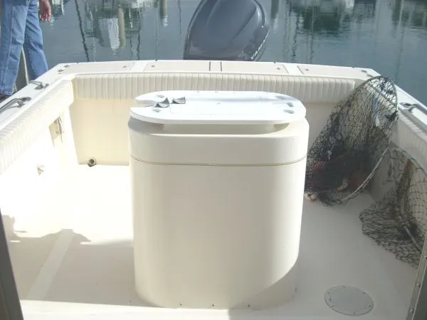 2001 Parker 2320 Pilothouse