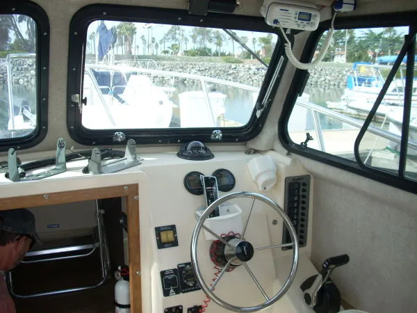 2001 Parker 2320 Pilothouse