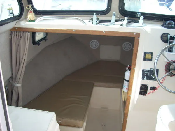 2001 Parker 2320 Pilothouse