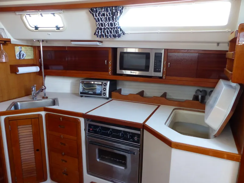 1989 Catalina 42