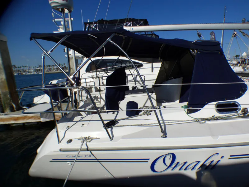 2004 Catalina 350