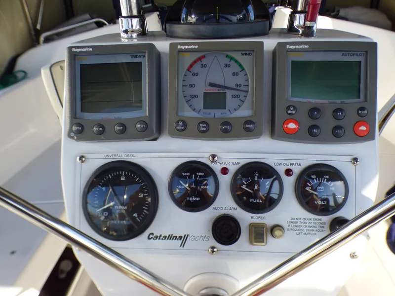 2004 Catalina 350