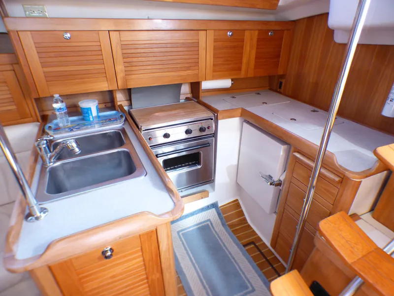 2004 Catalina 350