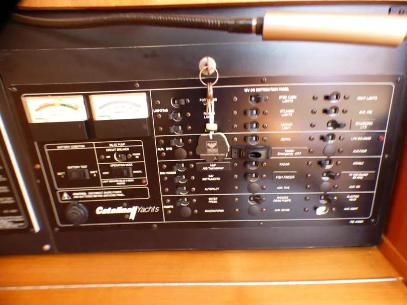 2004 Catalina 350
