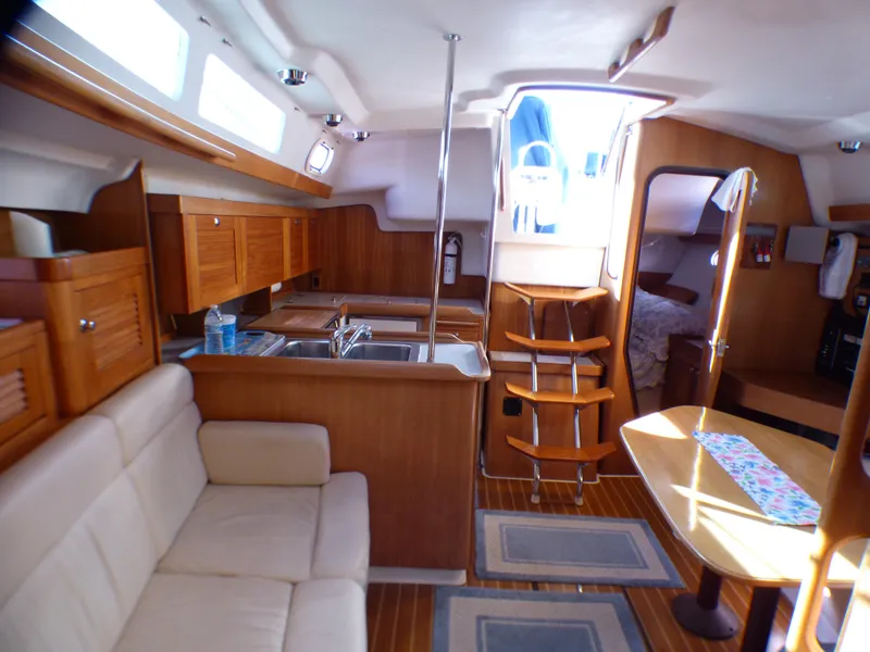 2004 Catalina 350