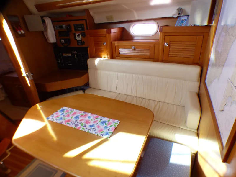 2004 Catalina 350