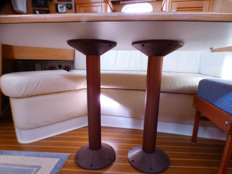 2004 Catalina 350