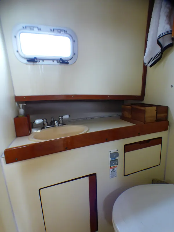 1989 Pearson Coastal Downeast Cruiser