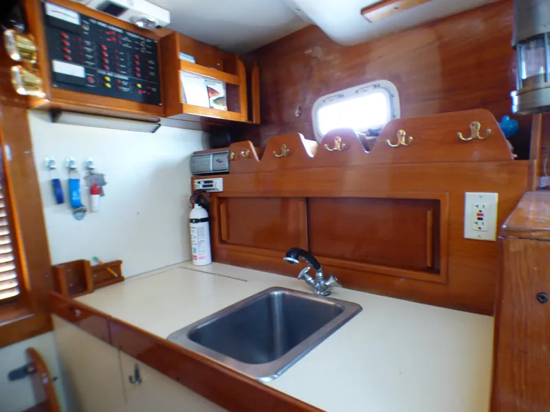 1989 Pearson Coastal Downeast Cruiser