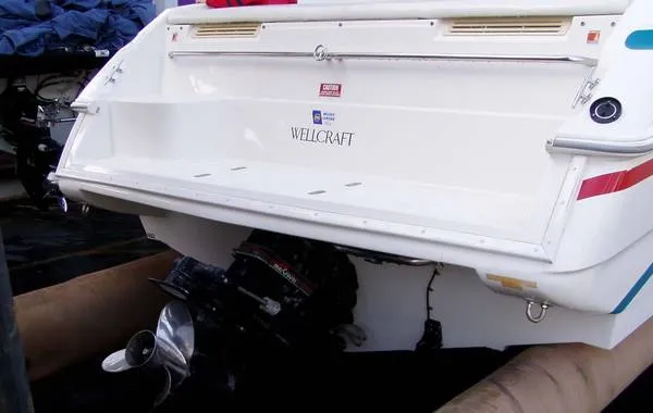 1995 Wellcraft Eclipse 260S with trailer