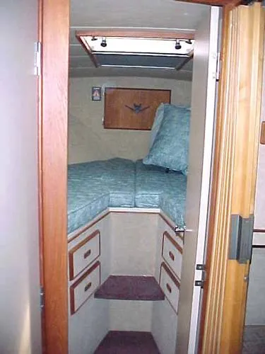 1986 Bertram Flybridge Cruiser
