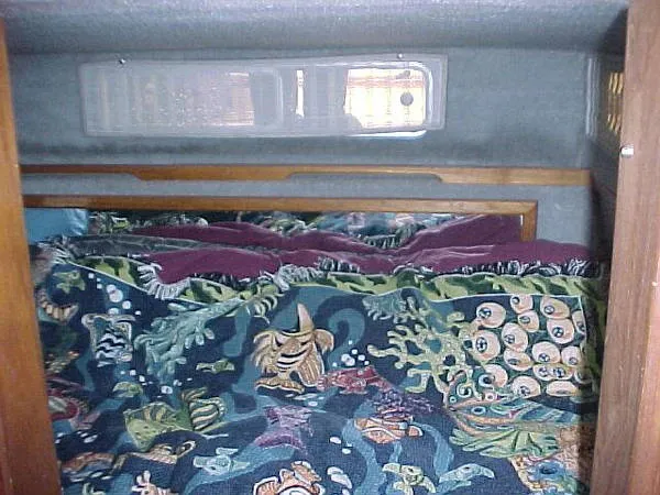 Mid cabin