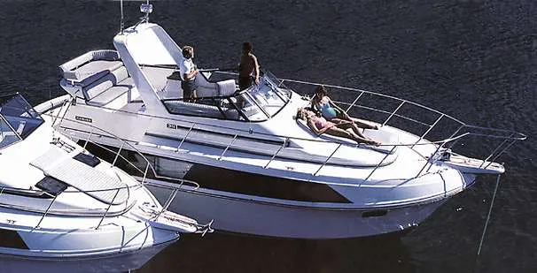 1985 Carver 36 Mariner
