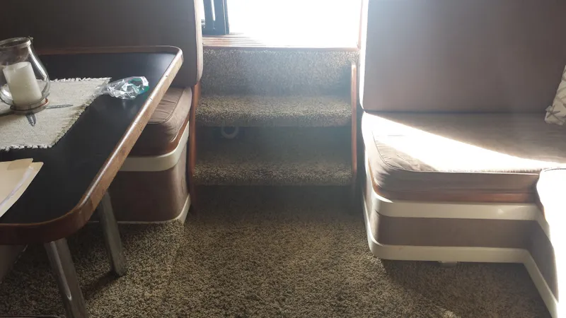 1985 Carver 36 Mariner