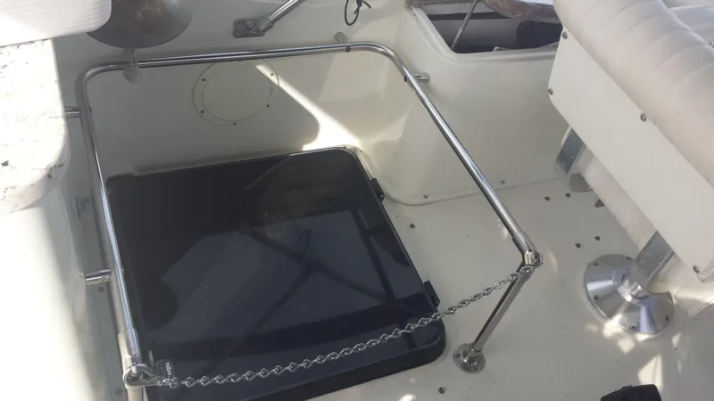 1985 Carver 36 Mariner