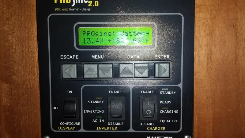 ProSine 2.0 Charger/Inverter Display