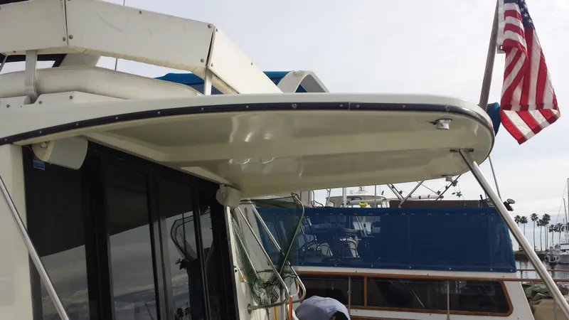 1985 Carver 36 Mariner