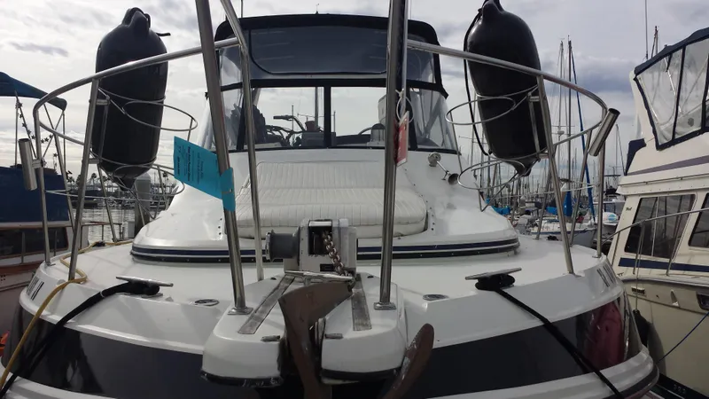 1985 Carver 36 Mariner