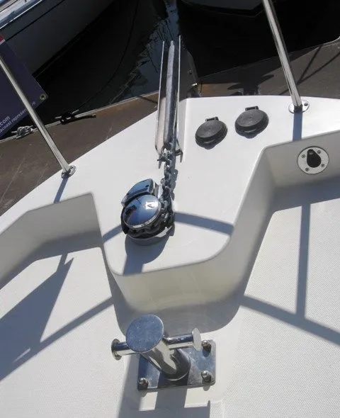 Windlass controls bow