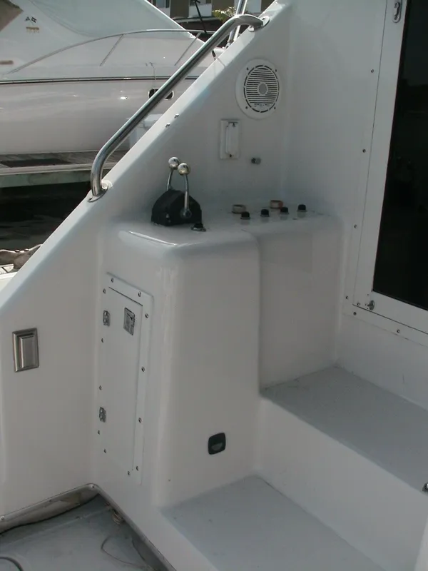 1989 Chris-Craft 502 Commander Sportfisher