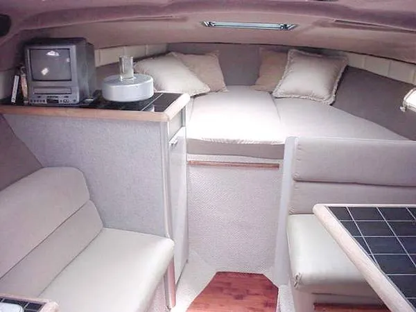 1988 Bayliner Cierra Sunbridge 2655