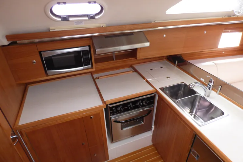 2014 Catalina 445
