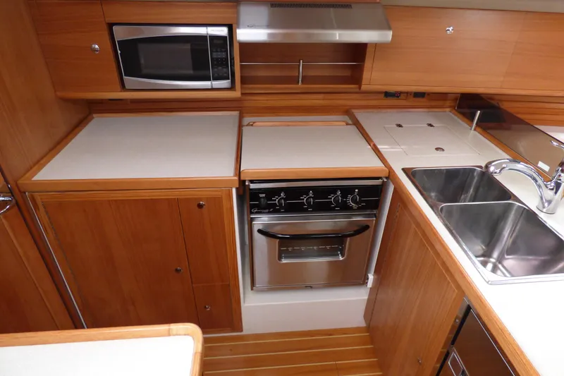 2014 Catalina 445