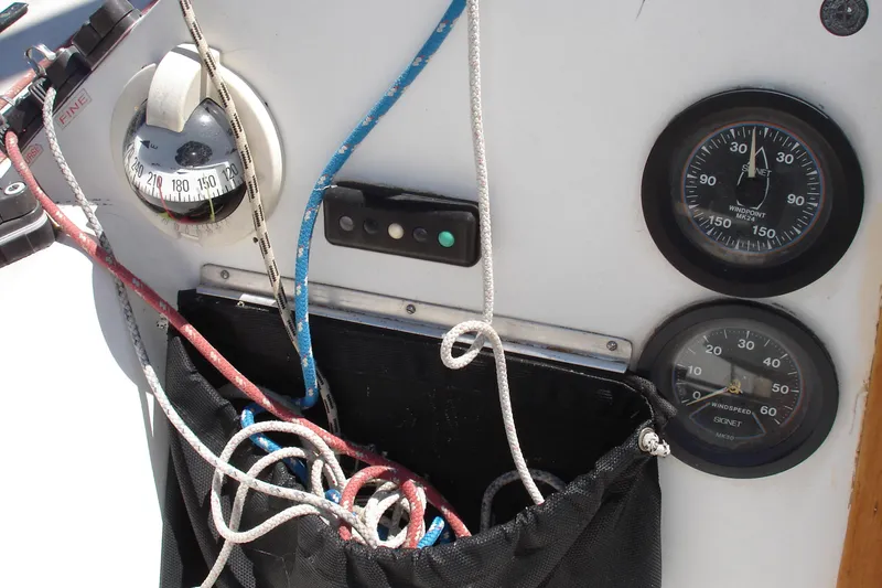 Port bulkhead instruments