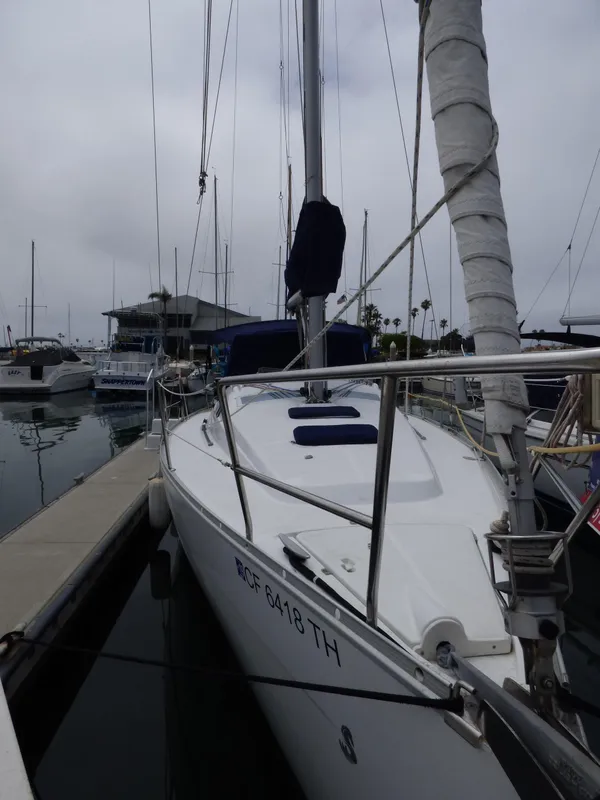 2005 Beneteau 323