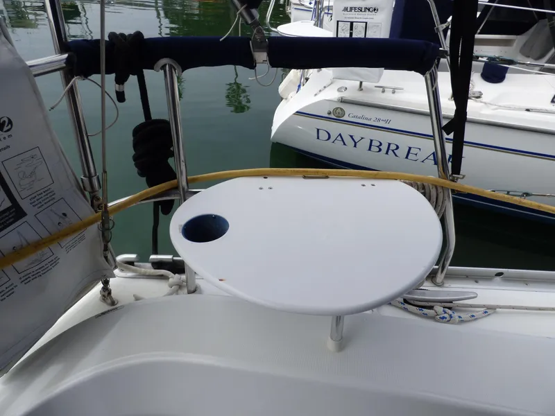 2005 Beneteau 323