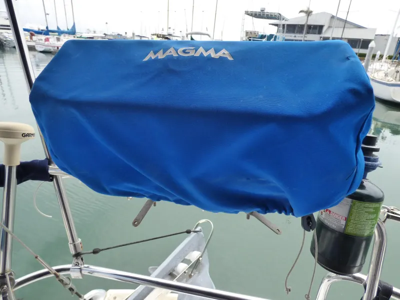 2005 Beneteau 323