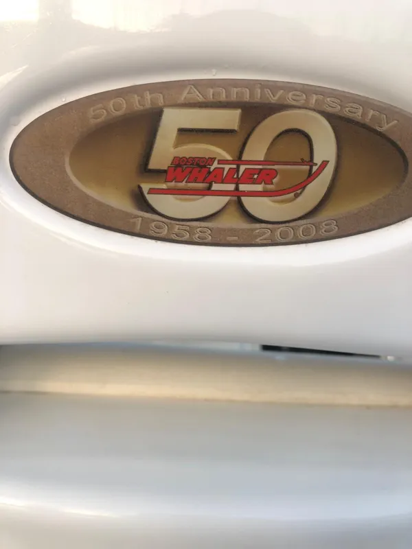 2008 Boston Whaler 285 Conquest