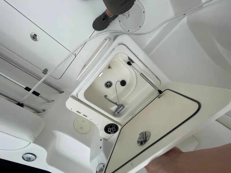 2008 Boston Whaler 285 Conquest