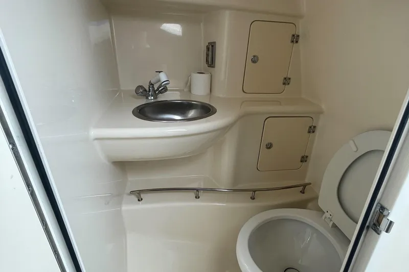 2008 Boston Whaler 285 Conquest