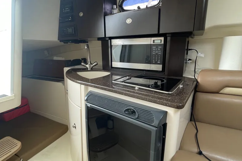 2008 Boston Whaler 285 Conquest