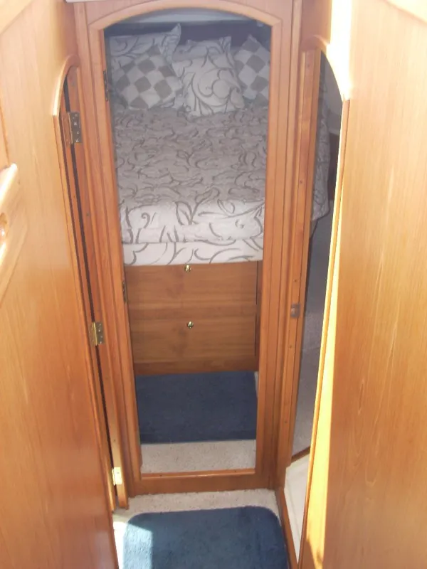 2000 Mainship 390 Trawler