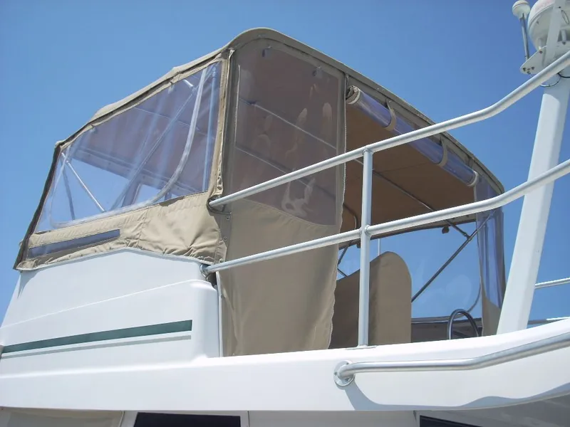 2000 Mainship 390 Trawler