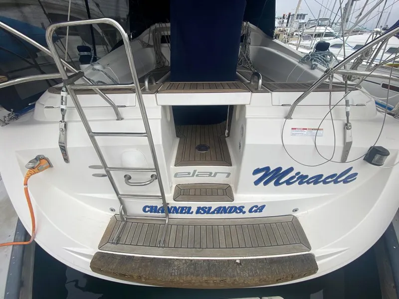 Ladder & Walk thru transom