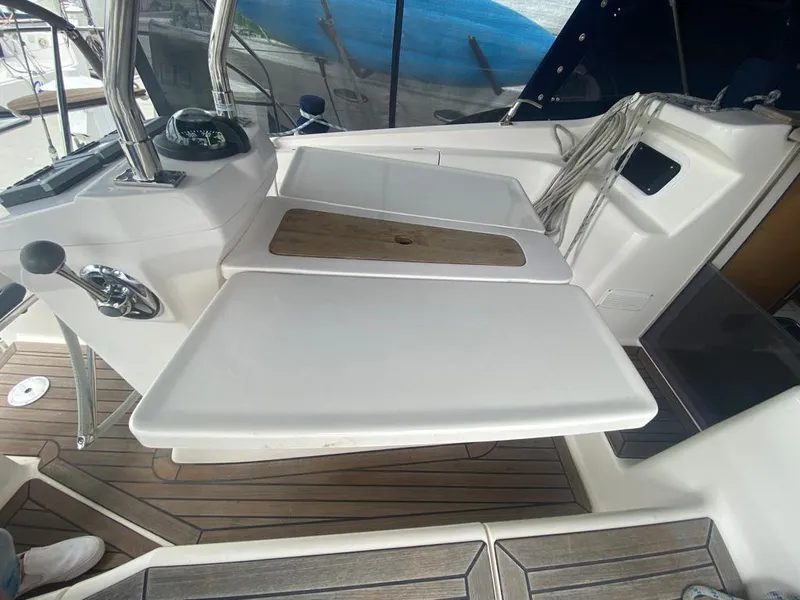 Cockpit table up