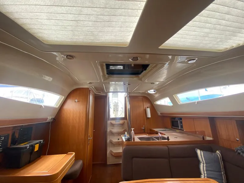 Salon from forward 1